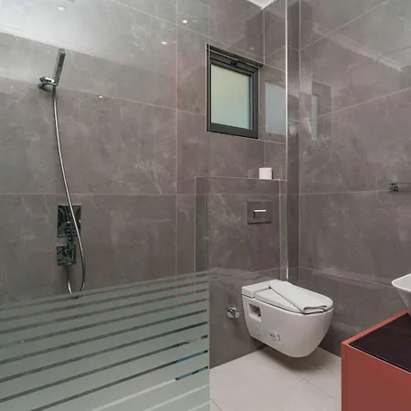 Lux With Seaview And Jacuzzi וילה